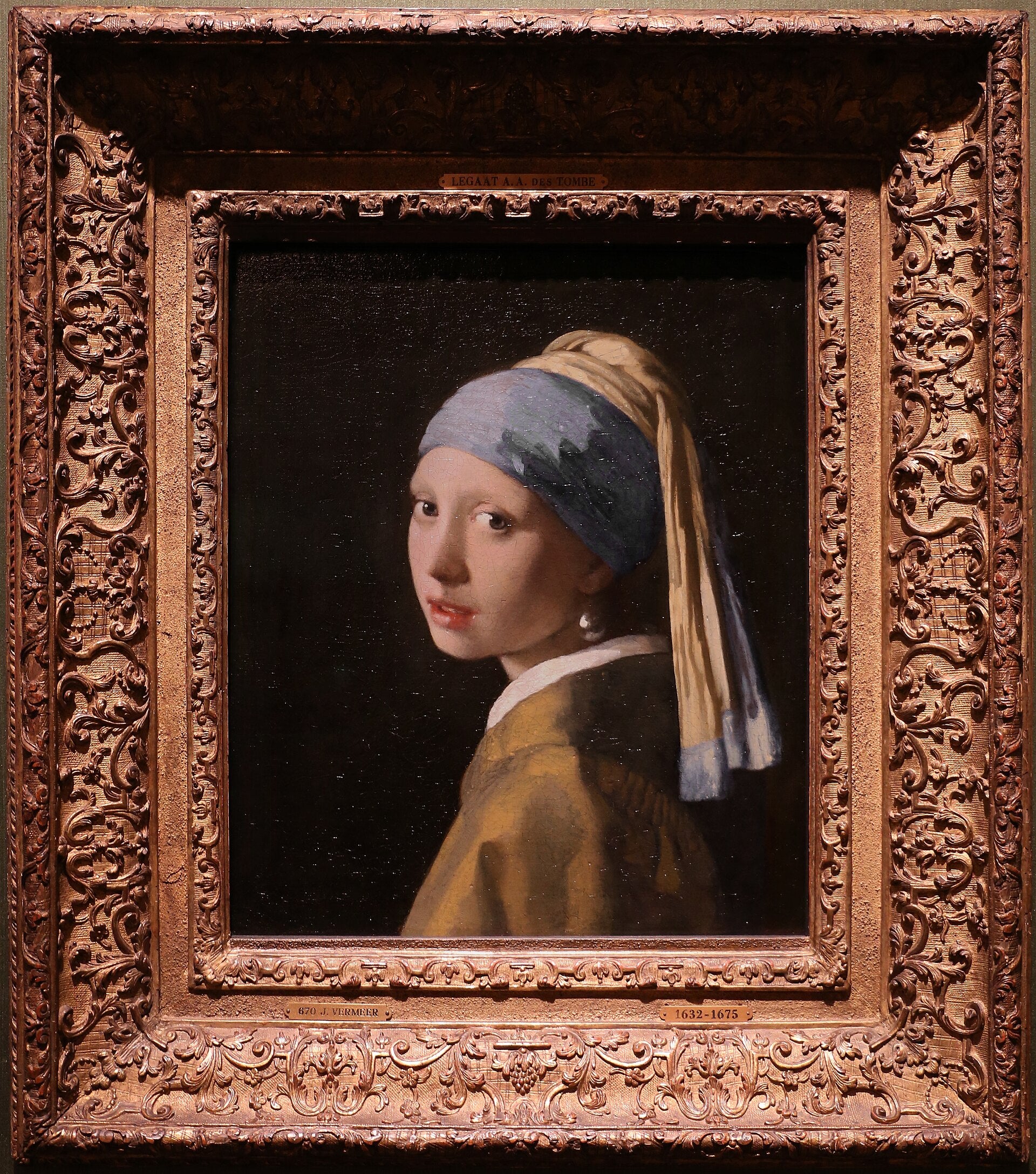 Helmiä kantava nuori tyttö - Johannes Vermeer