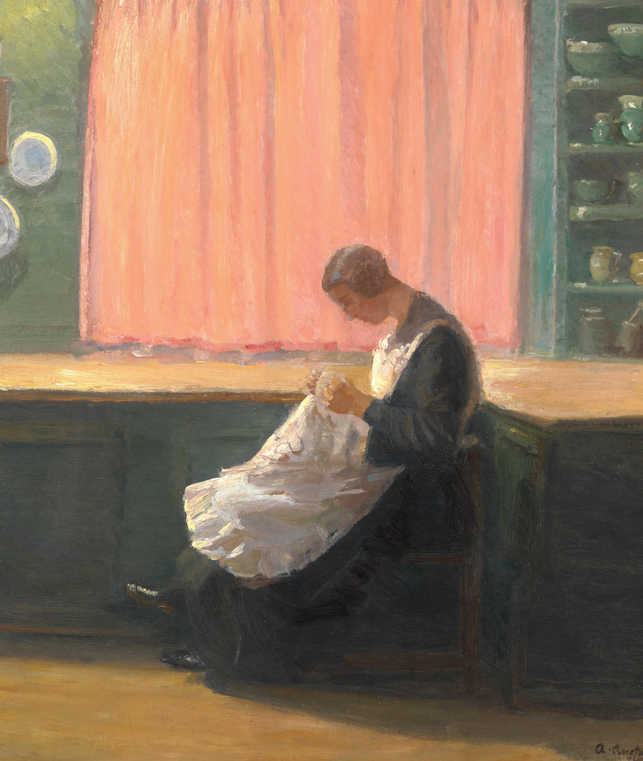 Päivän päätteeksi. Nuori tyttö ompelemassa. - Anna Ancher