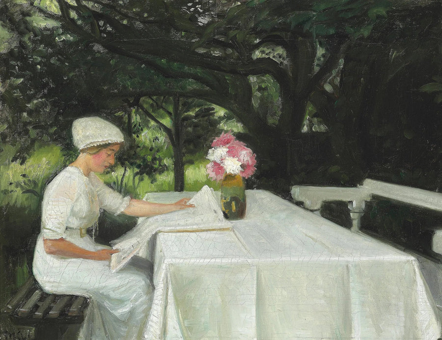 Skagenin puutarhassa. Nuori nainen lukee sanomalehteä. - Michael Peter Ancher