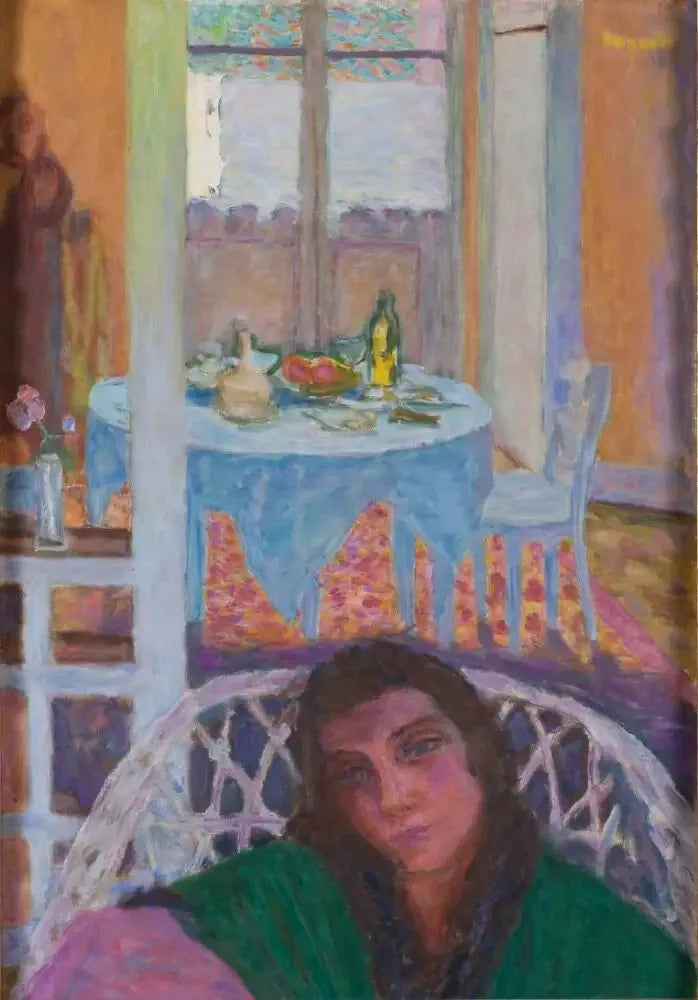 Sisustus, jossa nainen on rottinkituolissa - Pierre Bonnard