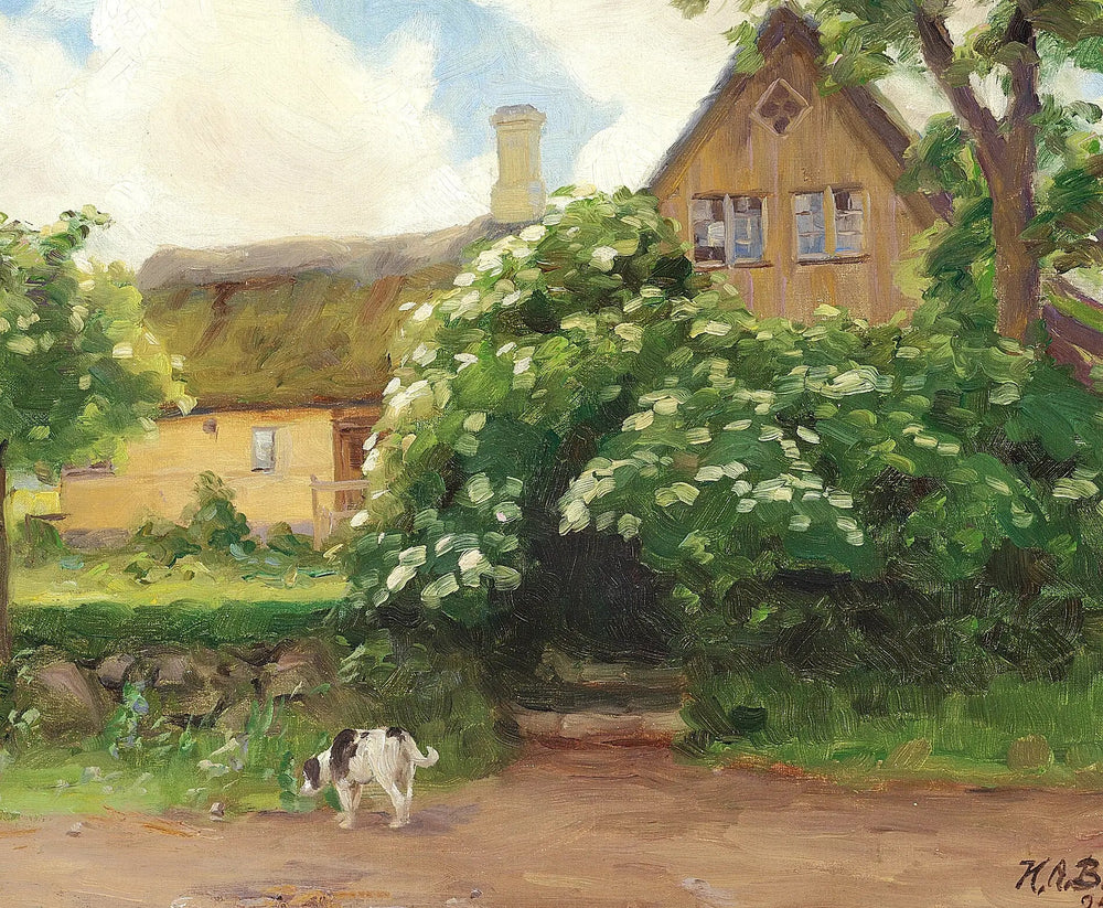 Sureaux en fleurs et chien à l’entrée d’une ferme au toit de chaume. - H. A. Brendekilde - Alpha Reproduction
