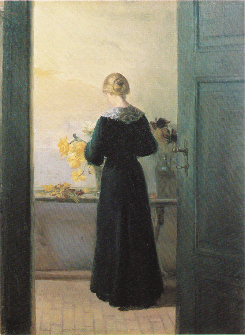 Nuori nainen asettelee kukkia - Anna Ancher